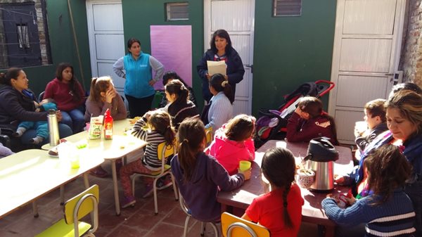 Jornada Familiar en Centro Comunitario 'Sueños con futuro' JornadaCompost1.jpg