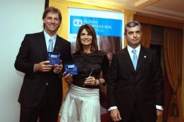 El conductor Horacio Cabak y la rematadora Teresa Calandra junto a Máximo Speroni, Presidente de Aldeas Infantiles SOS Argentina